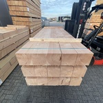 Ca. 10x Douglas balken fijnbezaagd, 200x200mm, lengte 400cm